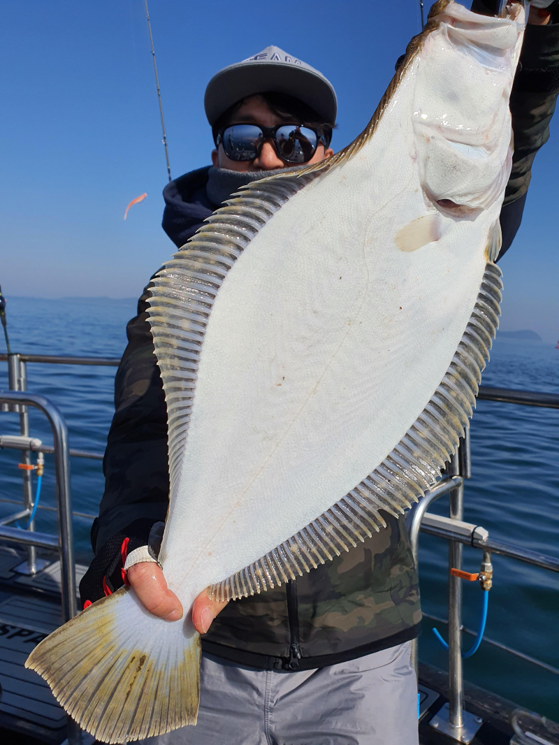 2021년 4월8일 스페이스호 *광어다운샷* 탐사출조 다녀왔습니다.